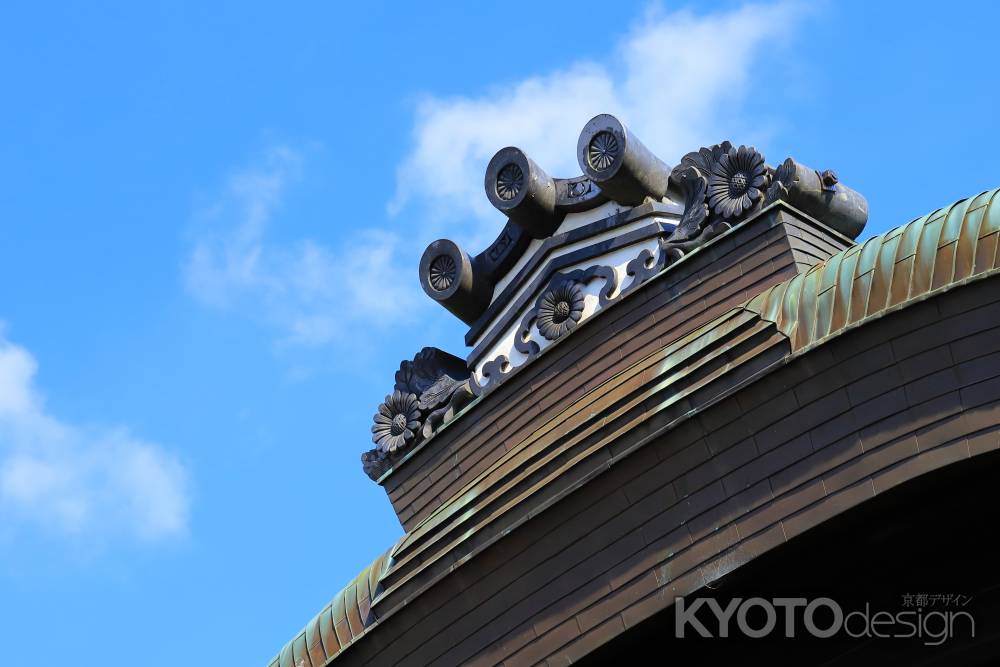 京都大宮御所の鬼瓦