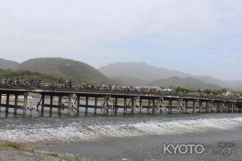 嵐山公園　渡月橋と小倉山と愛宕山