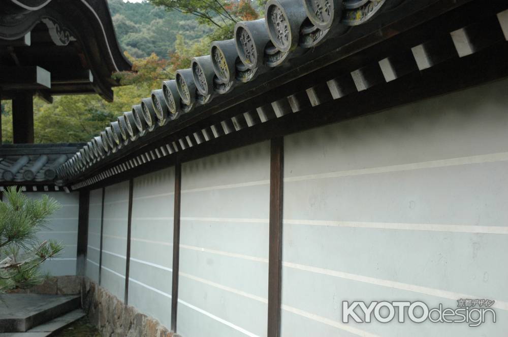 西芳寺の白壁