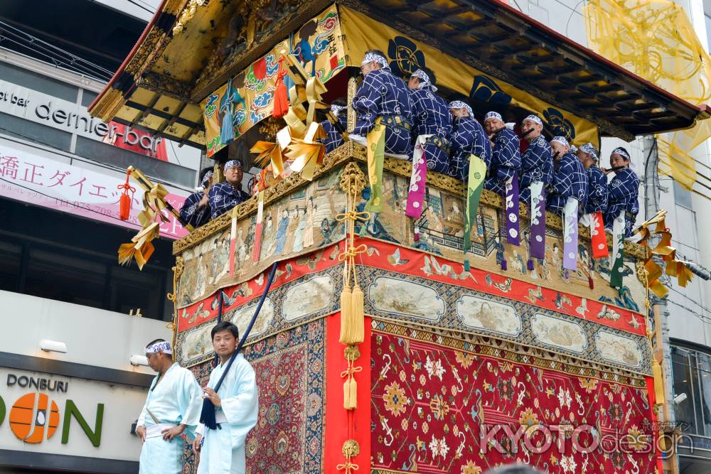 祇園祭2018　鶏鉾の巡行出発
