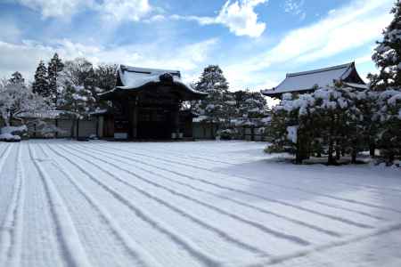 雪景色の仁和寺10