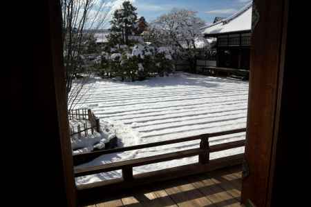雪景色の仁和寺20