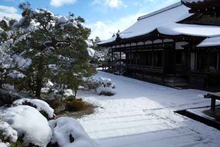 雪景色の仁和寺30