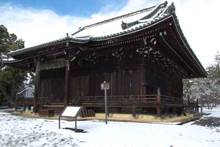 雪景色の仁和寺46