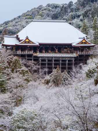 雪化粧の清水寺本堂➁