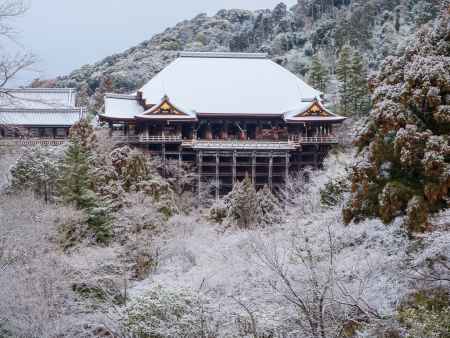 雪化粧の清水寺本堂①