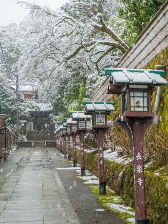 雪降る長楽寺