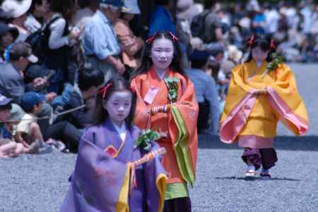 葵祭　童女の行列