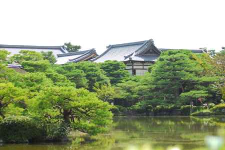 緑の平安神宮神苑