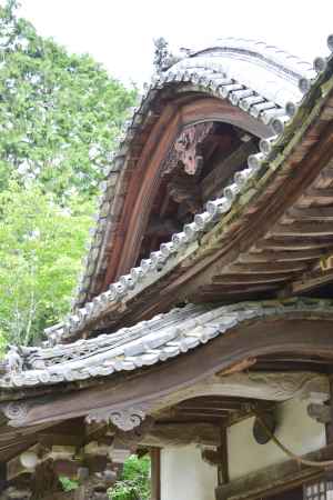 十輪寺　曲線が美しい本堂の屋根