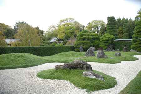 城南離宮の庭　苔と石のコラボ