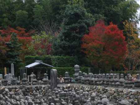 秋の化野念仏寺