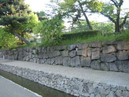 堀川の石垣