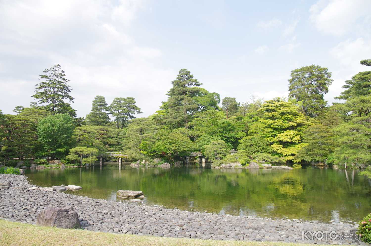 京都御所　新緑の御池庭