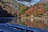 「 秋朝の嵐山 」　by くまさん