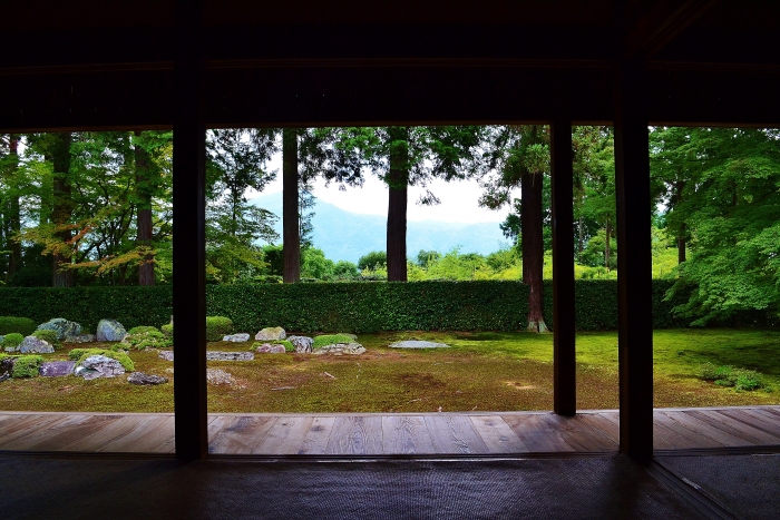 圓通寺　庭園と比叡山を望む