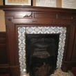 旧知事室の重厚な暖炉