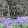 京都府立植物園春の花とブロンズ像