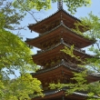 お茶の京都の五重塔