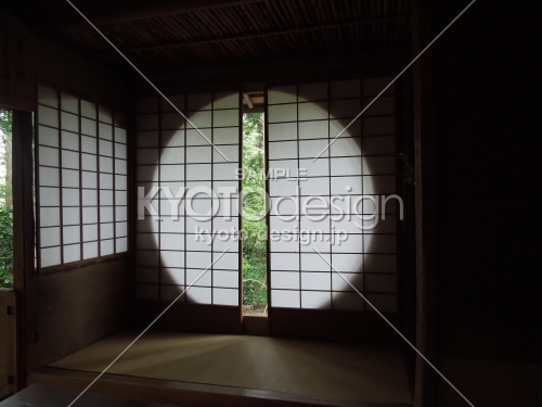 常照寺の茶室「遺芳庵」の吉野窓２