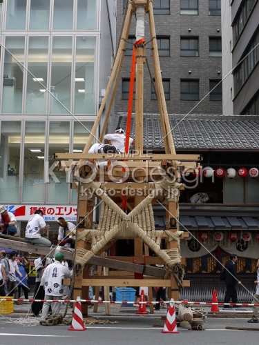 祇園祭　鉾建て