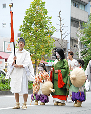 Procession of Renowned Ladies in the Fujiwara Period Tokiwa Gozen