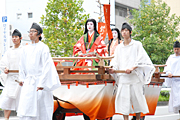 Procession of Renowned Ladies in the Fujiwara Period Muraski Shikibu&Sei Shonagon