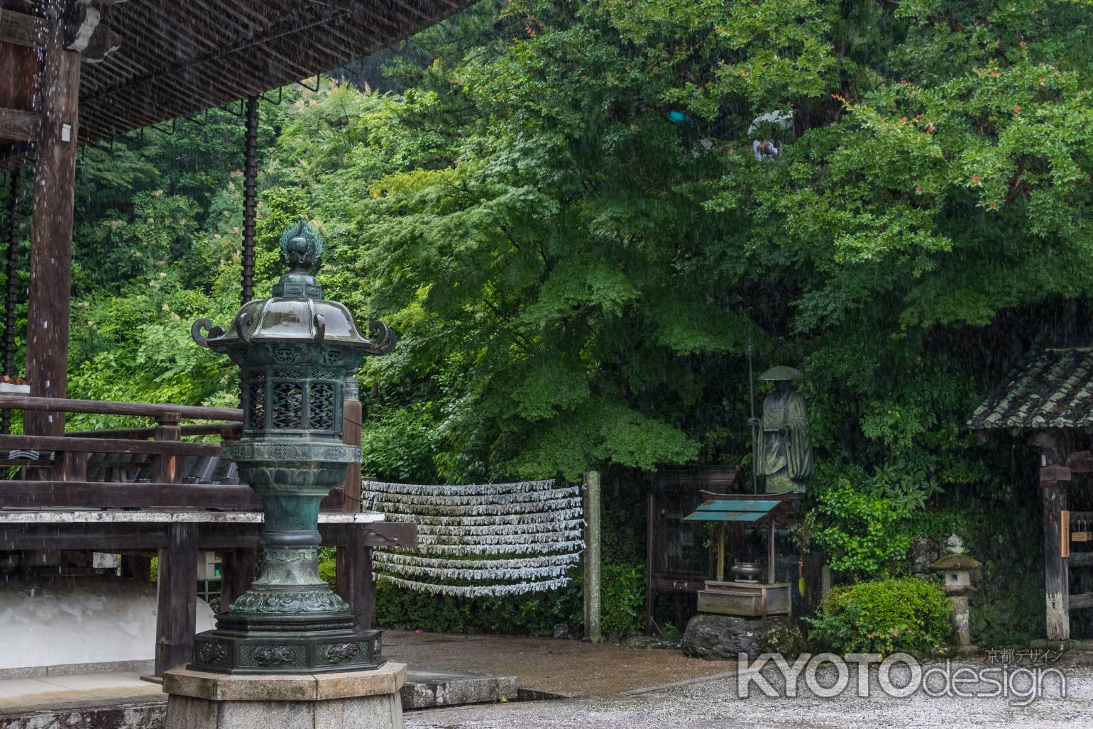 雨の善峯寺、雨が降り通しでしたが、お大師様は雨にも負けず