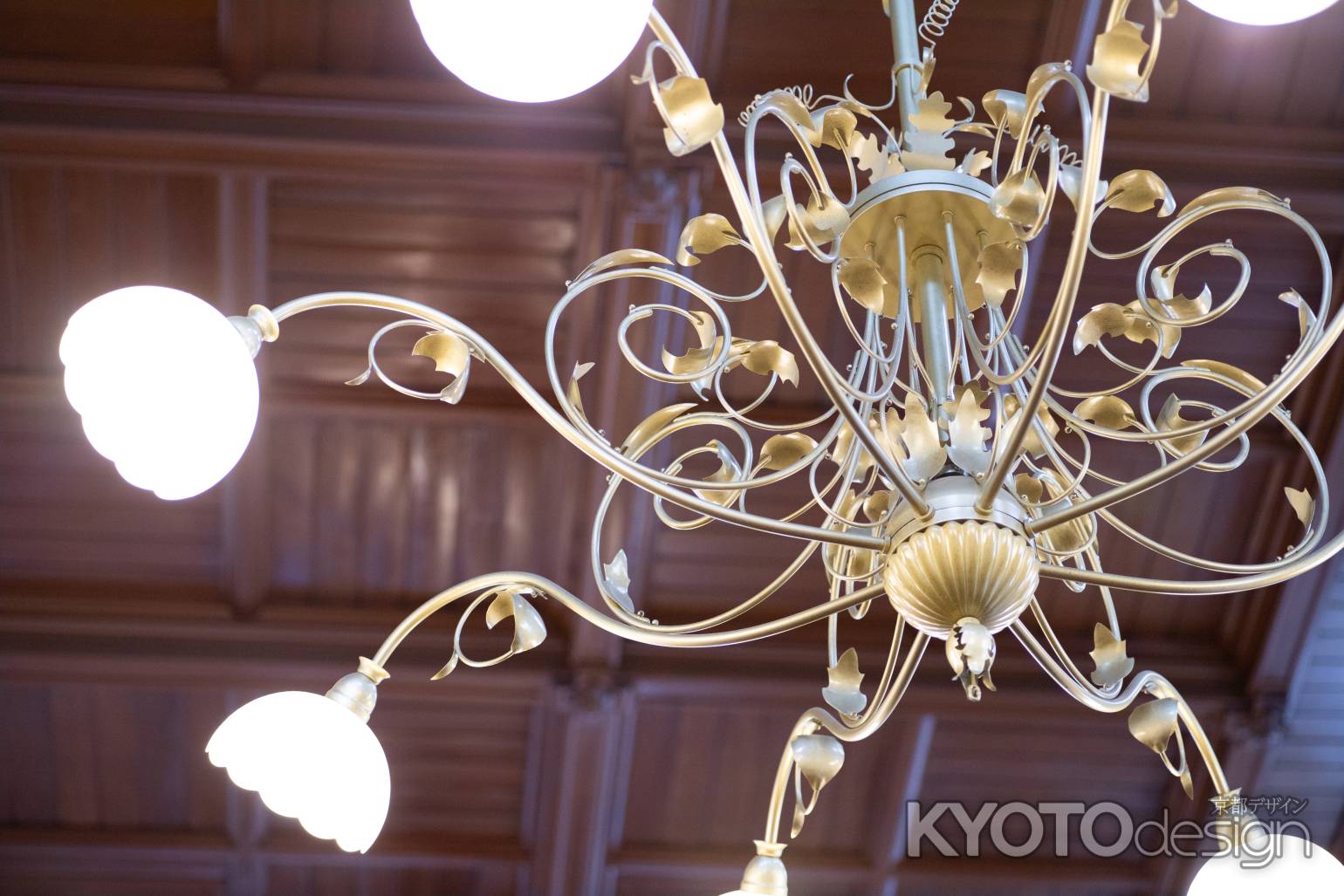 京都府庁旧本館　旧議場（シャンデリア）