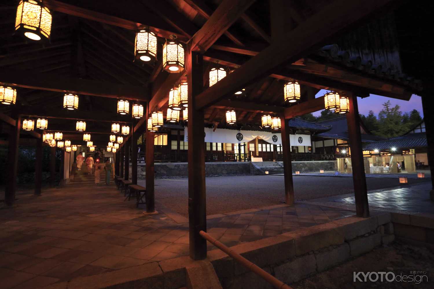 萬福寺 夜間特別拝観＆光のアートインスタレーション「漆黒に浮かび上がる―国宝を抱く紅龍」