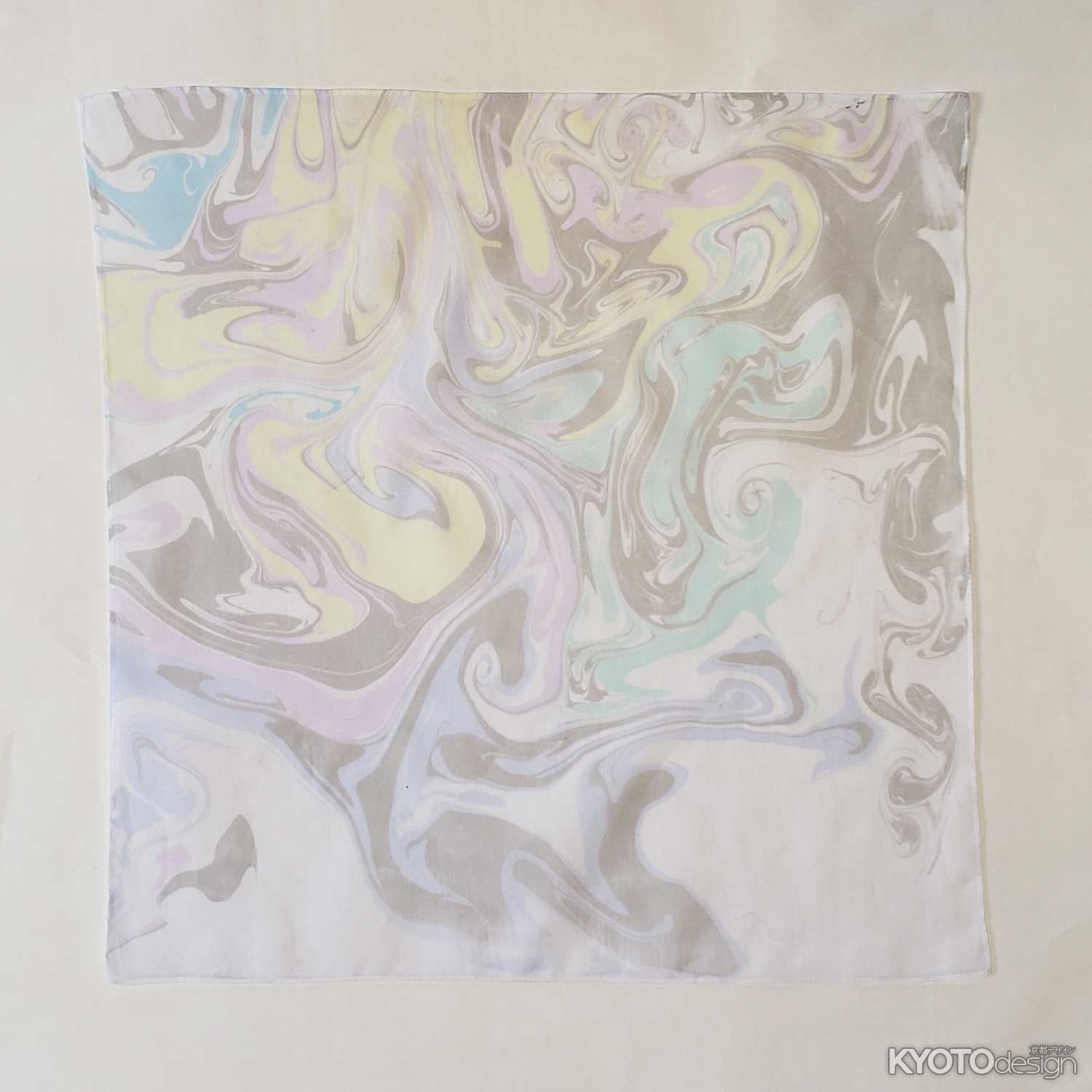 ワークショップ　『水に描くアート～墨流し染体験～』