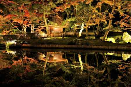 しょうざん庭園 秋の紅葉ライトアップ