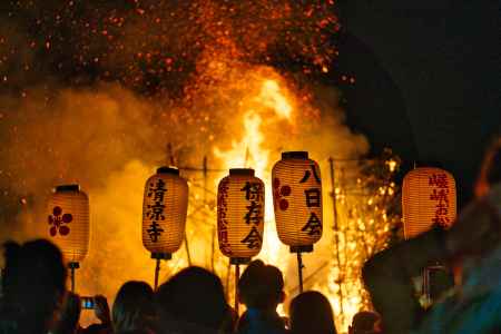 涅槃会及びお松明式