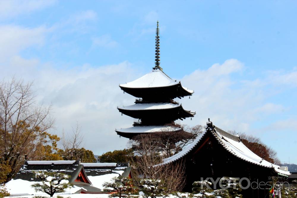 東寺の雪