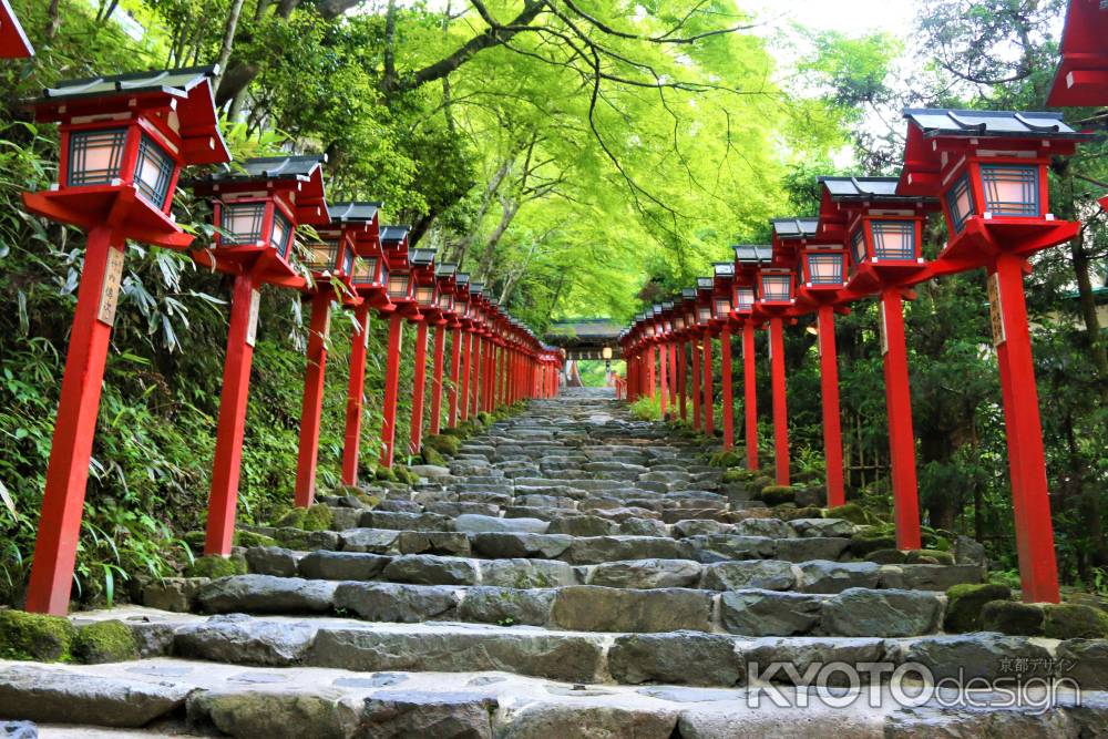 貴船神社 手すりの外された参道