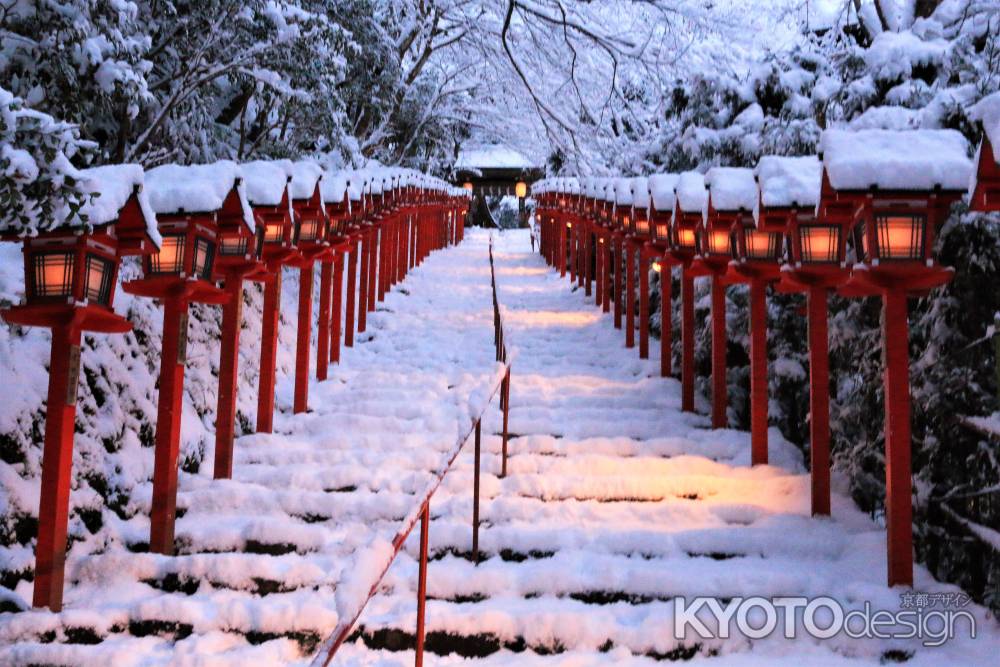 貴船神社、雪の朝