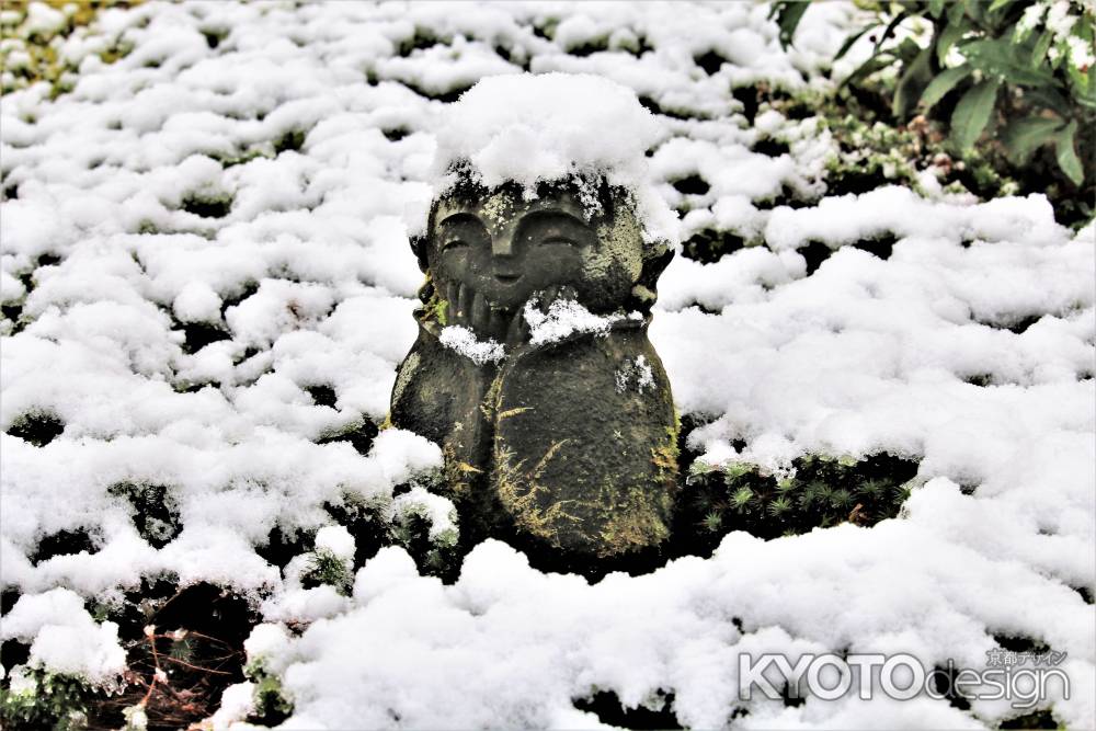 圓光寺、雪のお地蔵さん