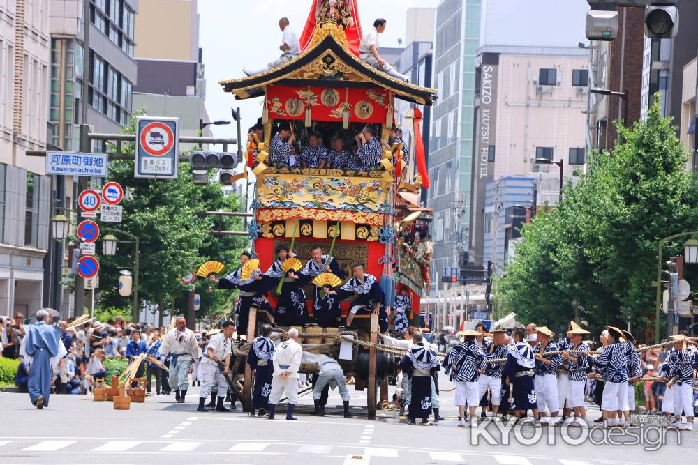 祇園祭前祭巡行岩戸山の辻回し2024