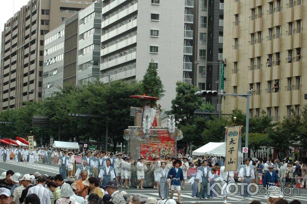 太子山の行列