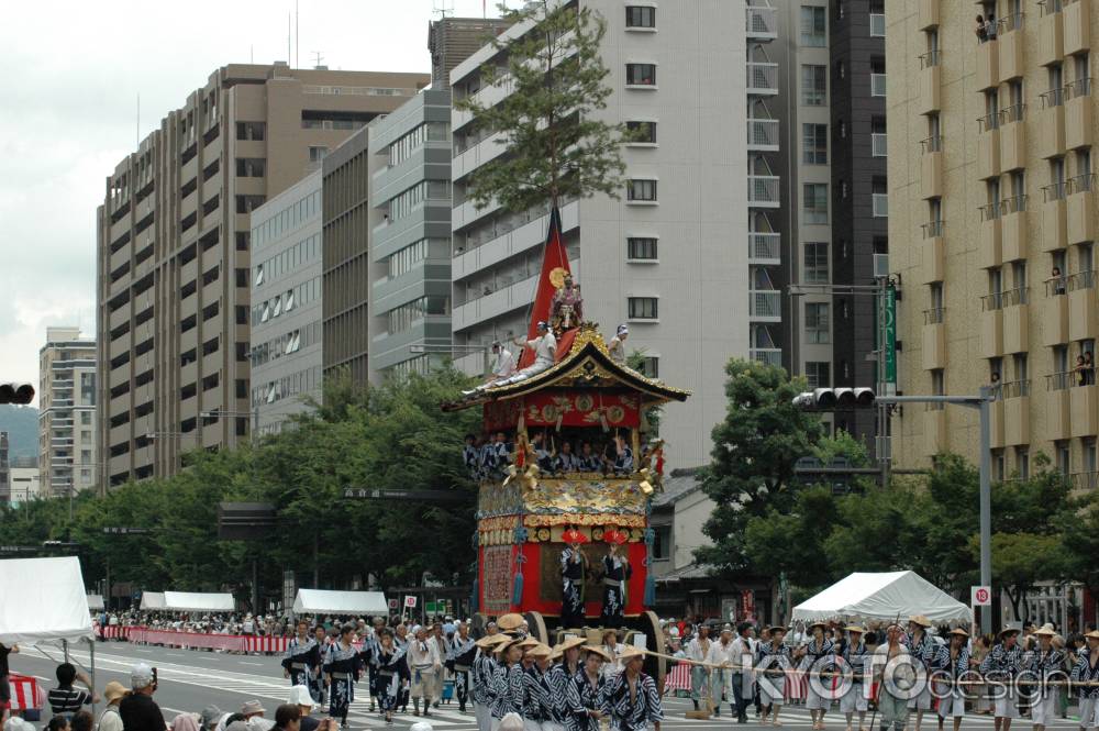 岩戸山の行列2