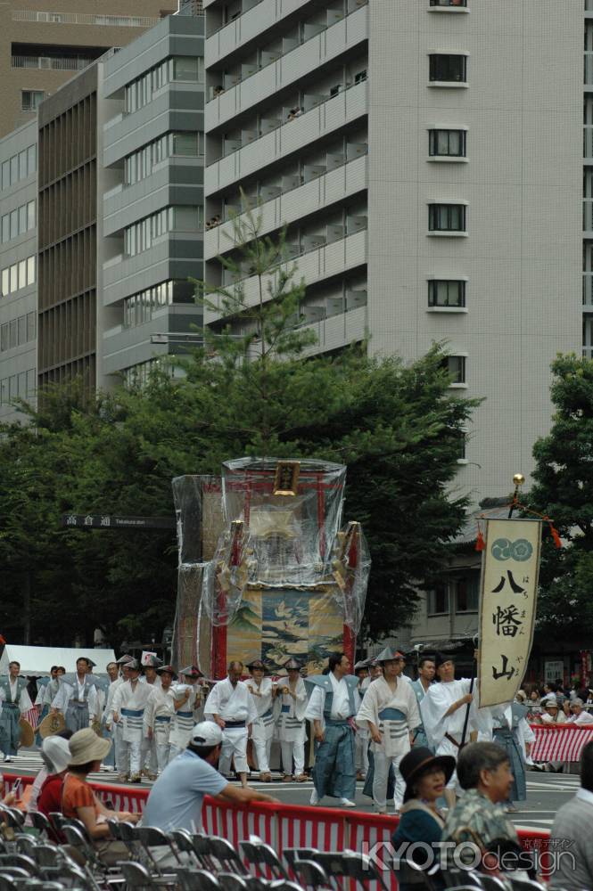 八幡山の行列