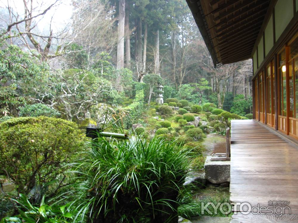 三千院　雨の聚碧園