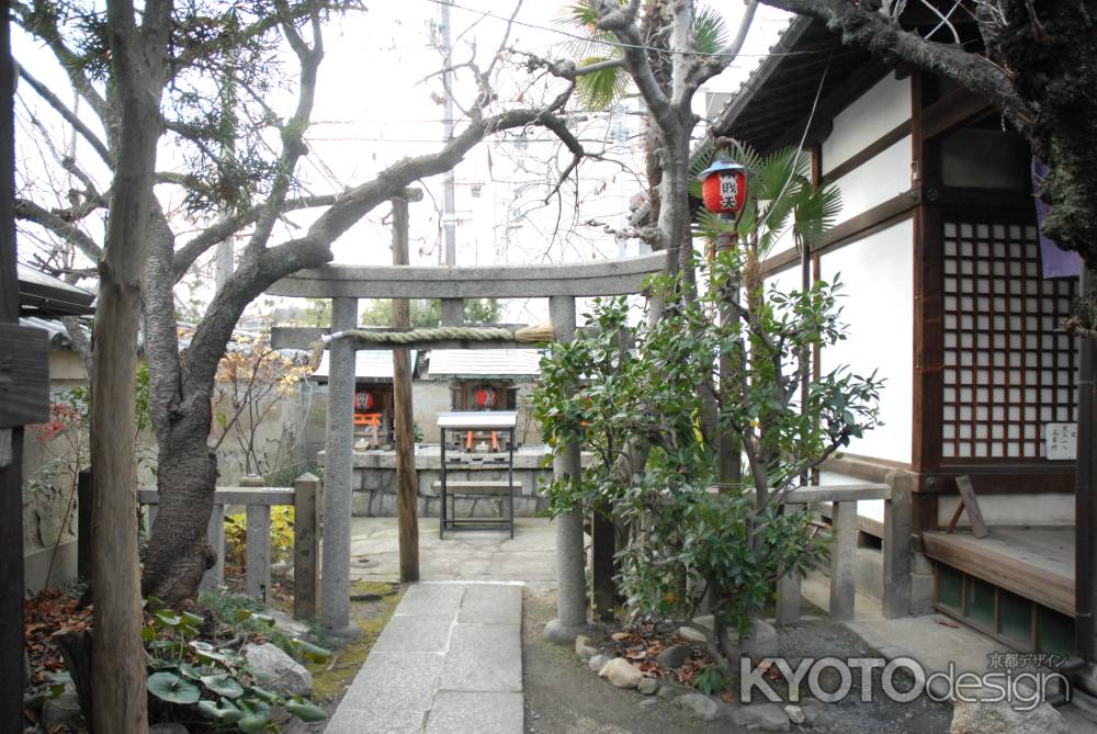 雨宝院　境内