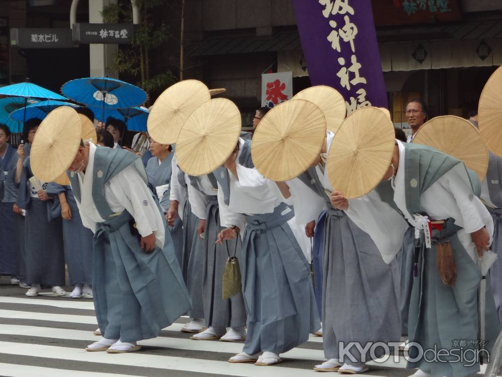 花傘巡行 御旅所にて一礼