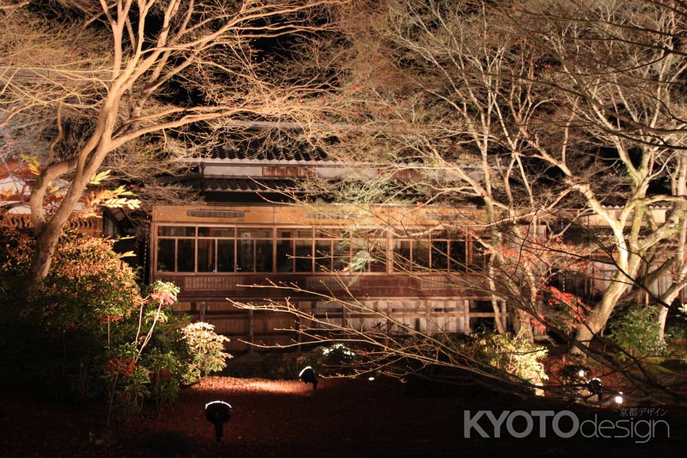 ライトアップされた宝厳院書院