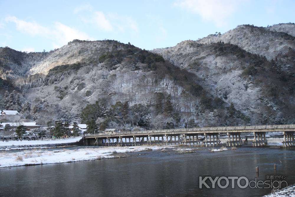 雪景色の渡月橋