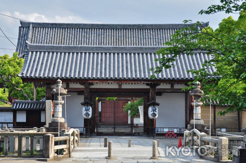 東寺北門