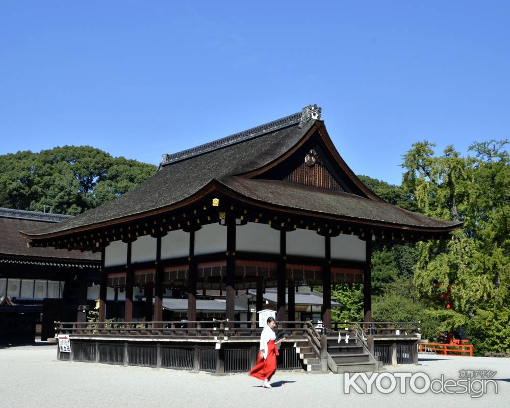 下鴨神社の巫女