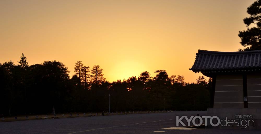 御所・夕景