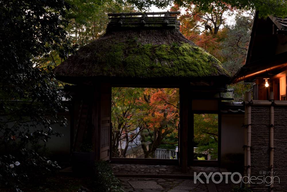 薄暮の安楽寺